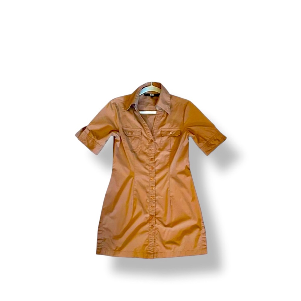 🚨𝐂𝐋𝐄𝐀𝐑𝐎𝐔𝐓 𝐒𝐀𝐋𝐄🚨𝐁𝐄𝐃𝐎 Button-Up Tan Shirt Dress